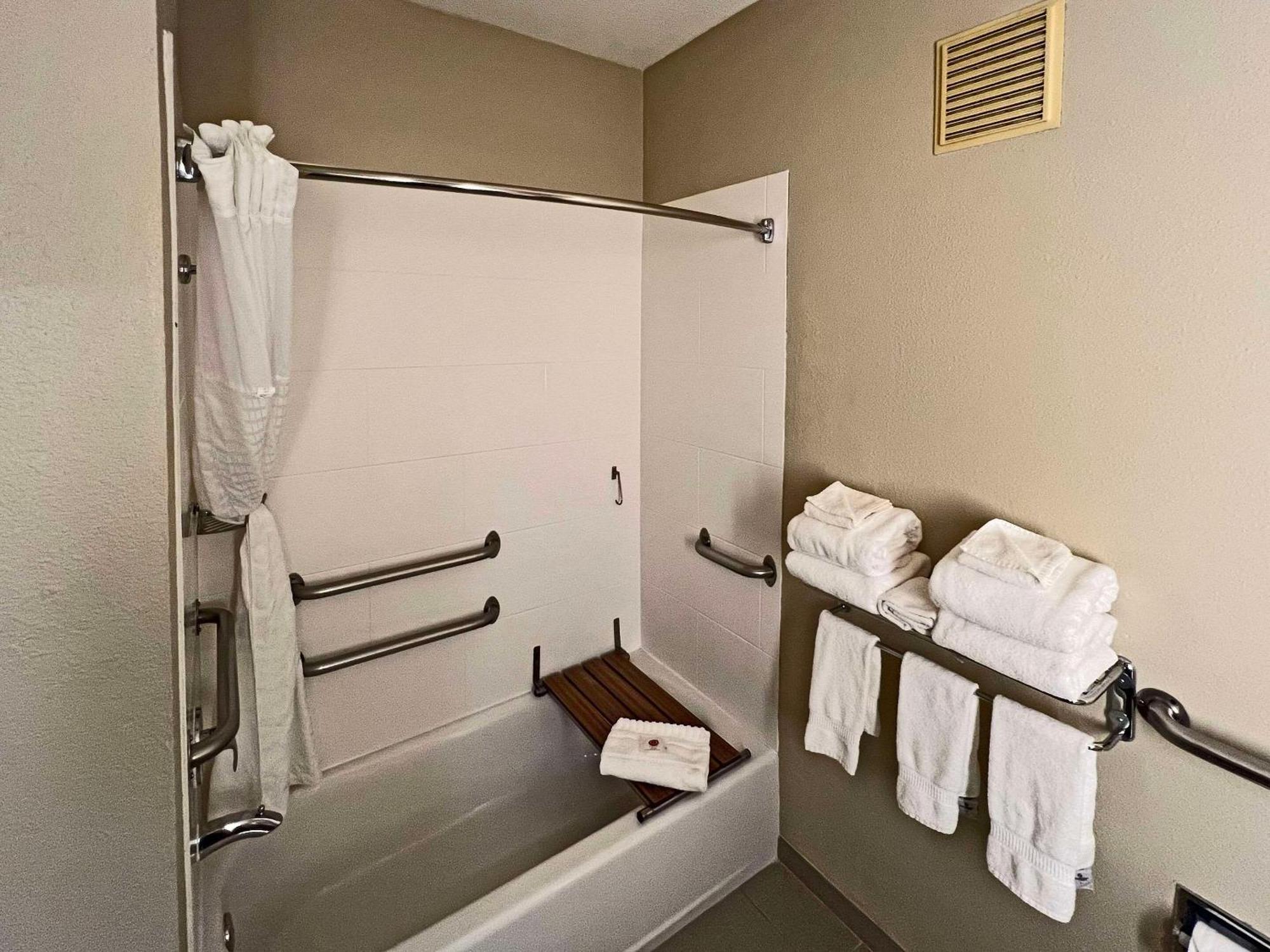 Comfort Suites Peoria Sports Complex Экстерьер фото