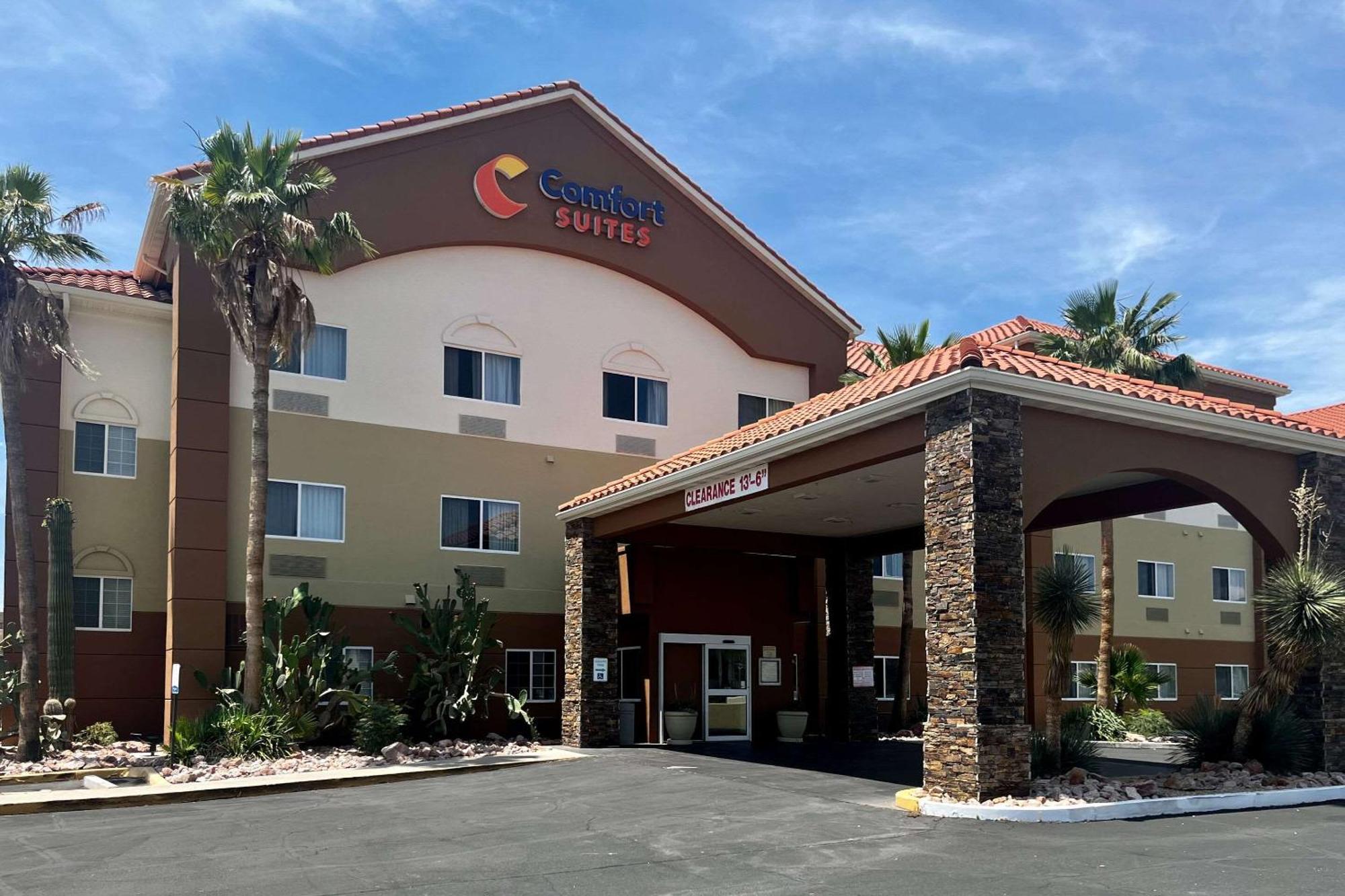Comfort Suites Peoria Sports Complex Экстерьер фото