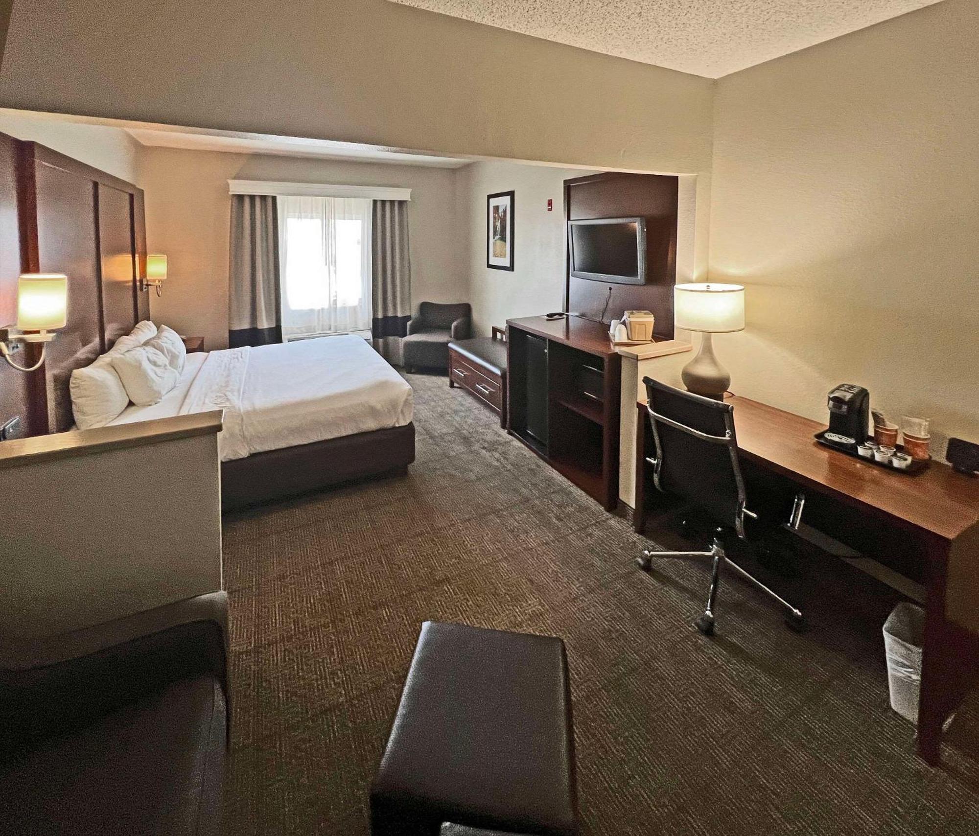 Comfort Suites Peoria Sports Complex Экстерьер фото